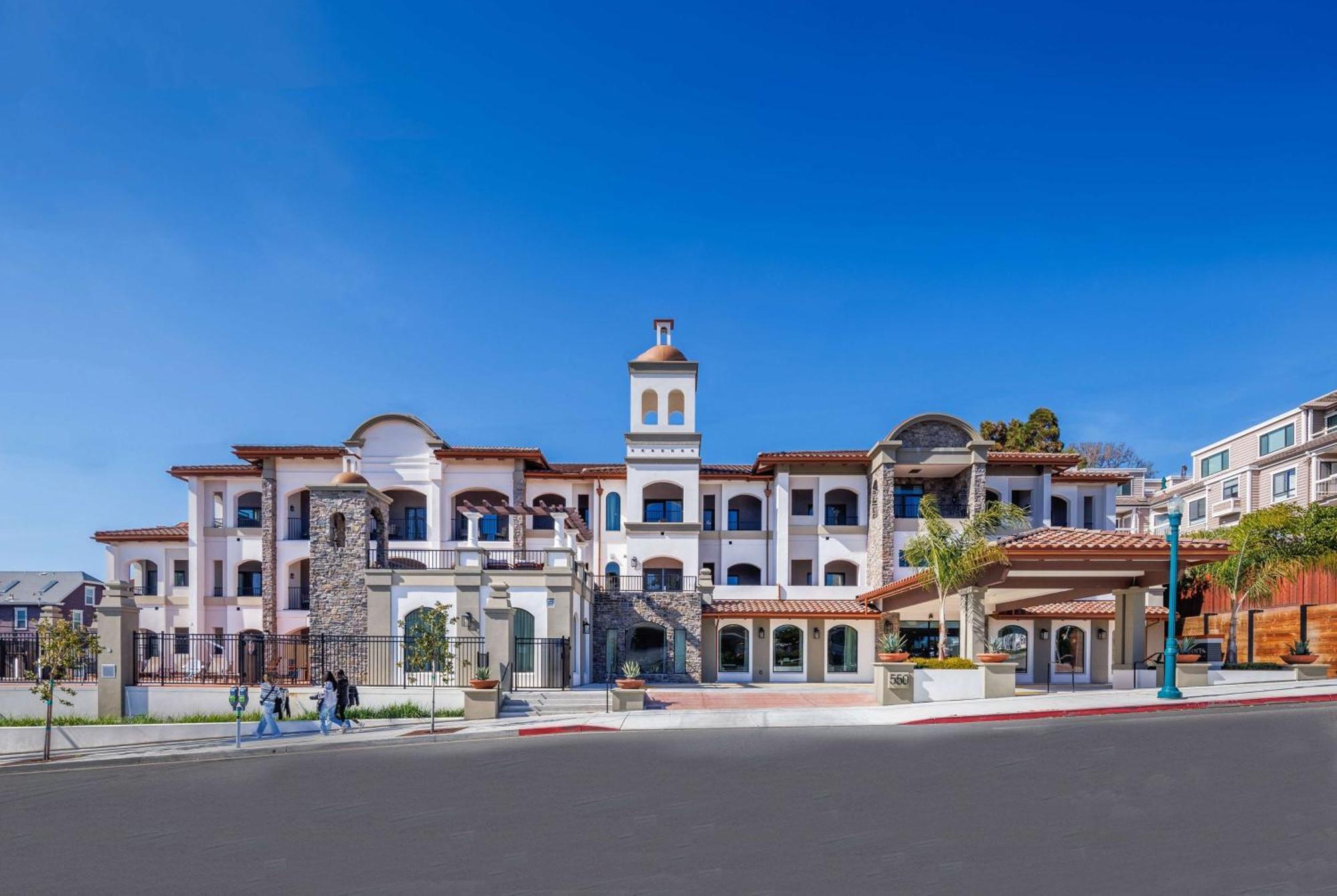 La Quinta Inn & Suites By Wyndham Santa Cruz Exterior photo